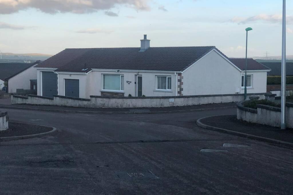 Two Bed Bungalow With Garage And Hot Tub Apartment Thurso Bagian luar foto